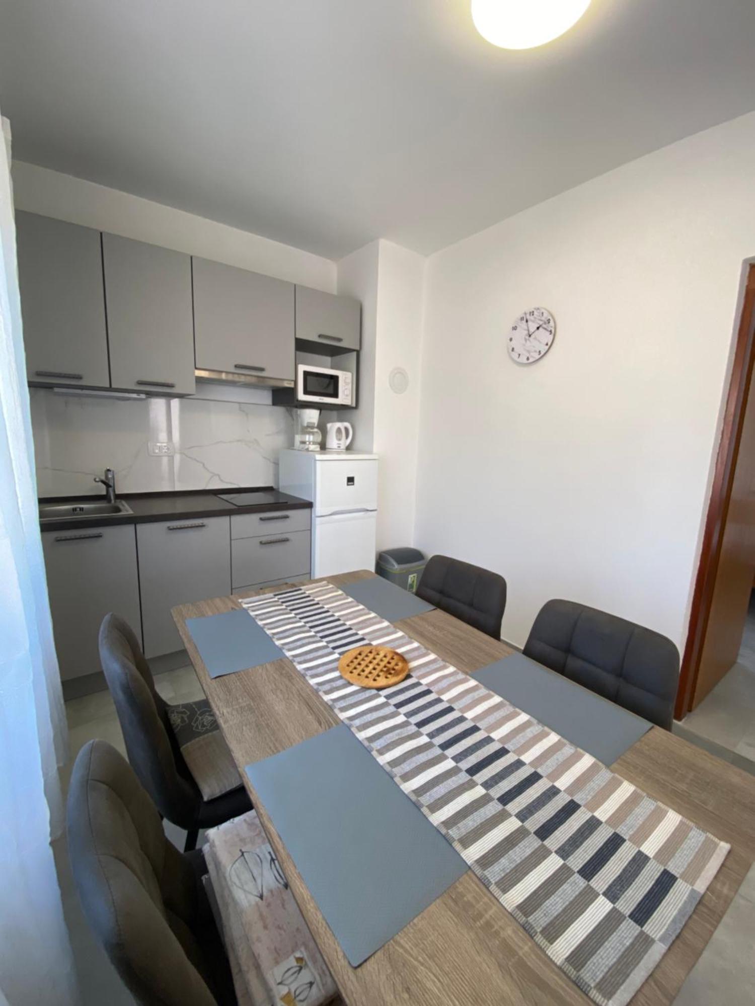 Apartmani Radosav Šilo Eksteriør billede